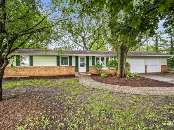 4520 Douglas Rd, Oswego, IL 60543