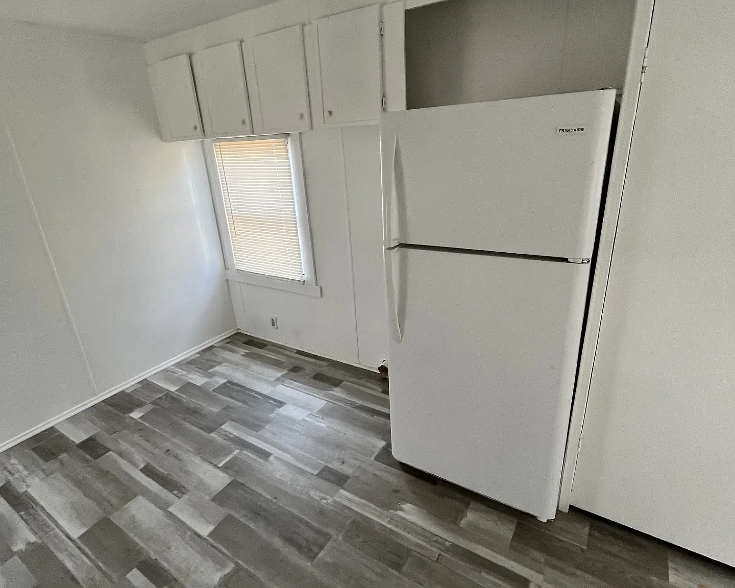 2 bed, 700 sqft, $750 — Photo 1