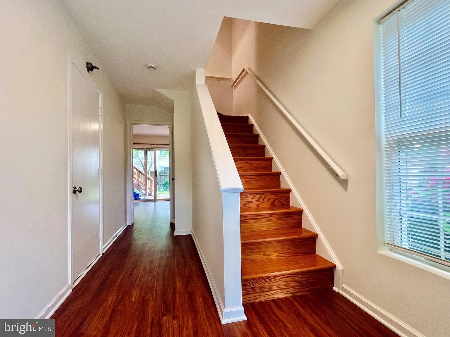 3 bed, 2.5 bath, 1352 sqft, $3,100 — Photo 2