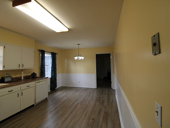 5th image of 5742 Lyle Cir