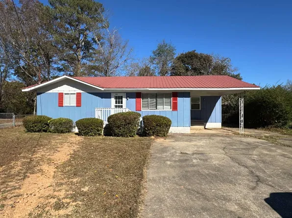 120 Woodland Dr, Talladega, AL 35160
