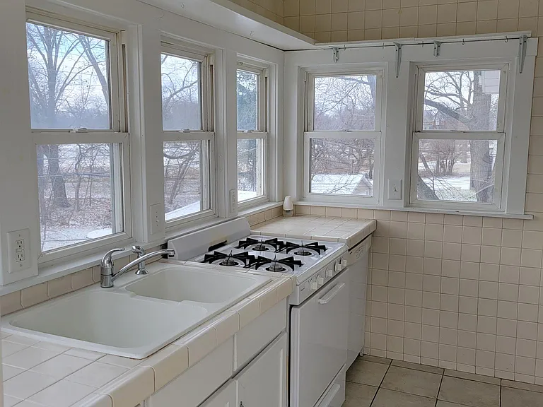 512 College Ave #2 — Photo 2