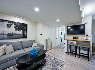 145 Boston Ave, Toronto, ON M4M 2T8
