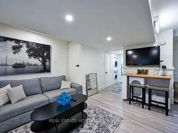 145 Boston Ave, Toronto, ON M4M 2T8