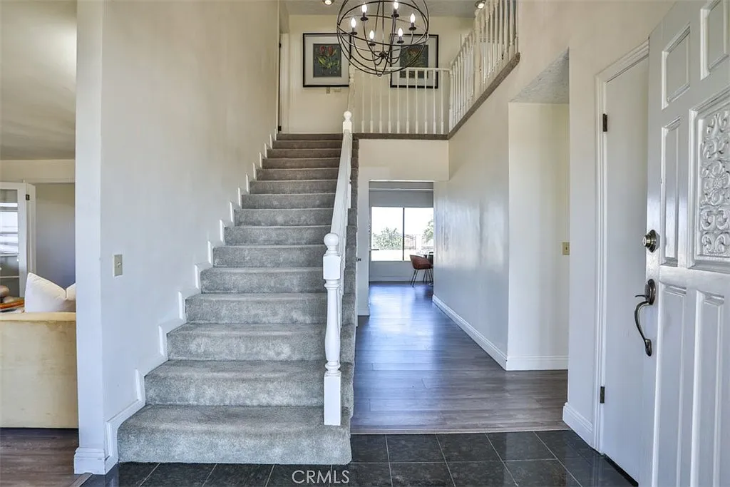 5 bed, 3.5 bath, 3182 sqft, $6,800 — Photo 3