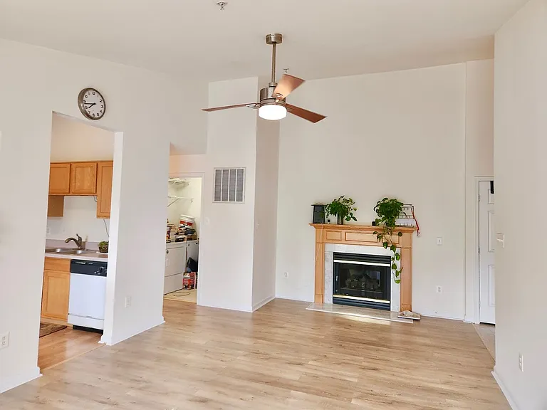 7505-J Calderon Ct #213 — Photo 6