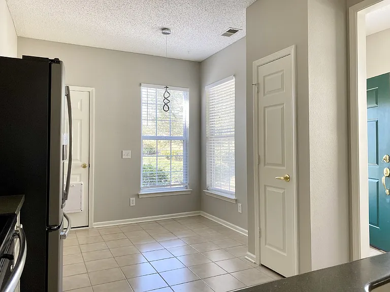 565 Colonel Thomas Heyward Rd — Photo 3
