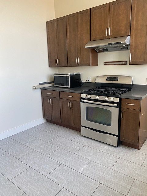 1st image of 968 Page St APT 5