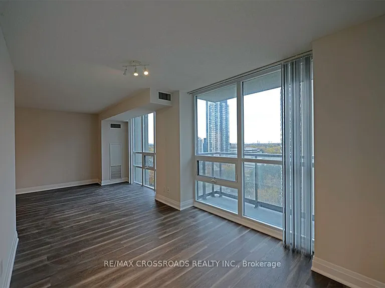 35 Hollywood Ave #1709 — Photo 11