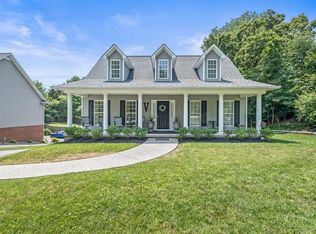 1045 E 6th St, Cookeville, TN 38501