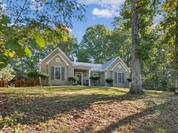 418 Den Ridge Dr, Walhalla, SC 29691