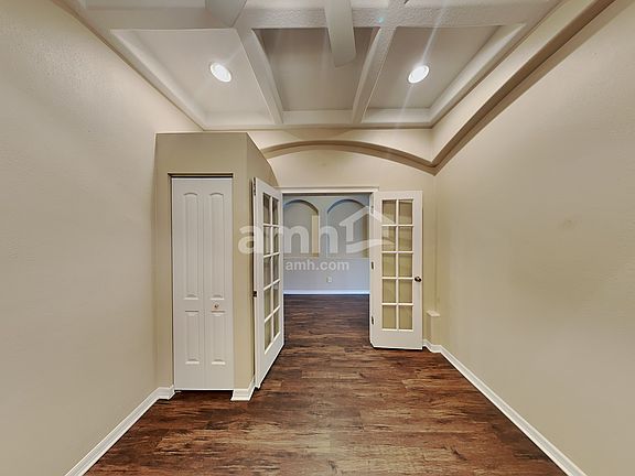 3rd image of 6818 Guilford Bridge Dr