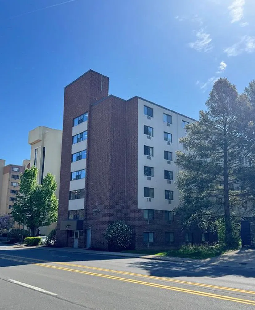 2 bed, 975 sqft, $2,900 — Photo 1