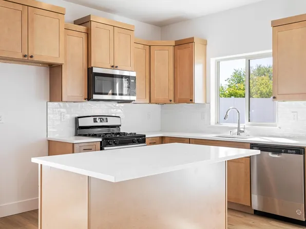 1096 S Underwood Pl, Kennewick, WA 99337