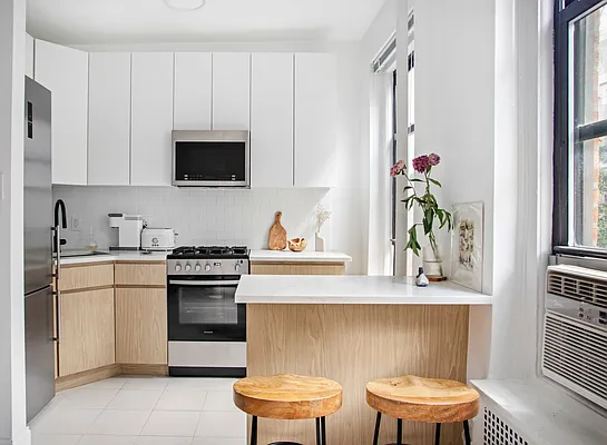 Rented by Compass | media 7