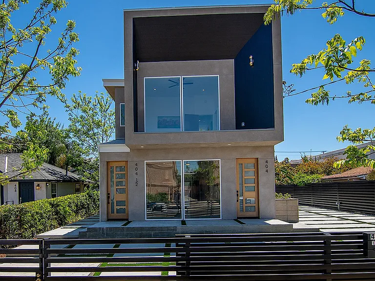 404 N La Fayette Park Pl — Photo 3