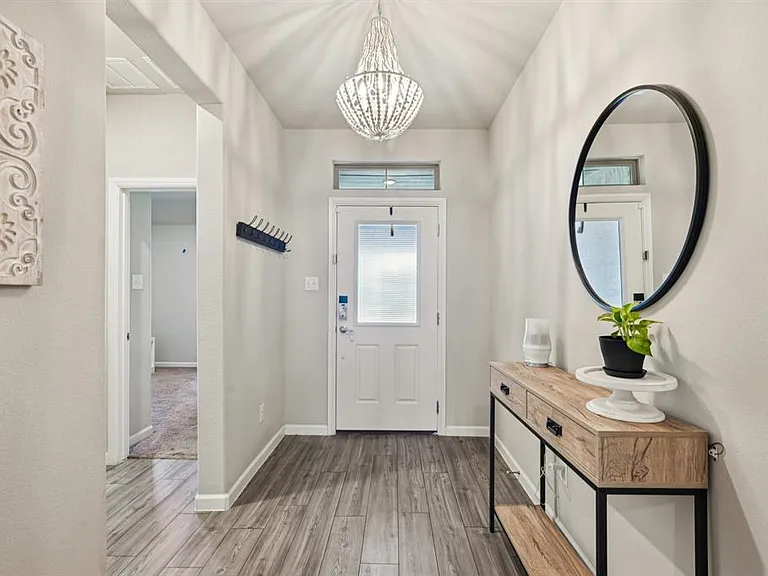 312 Scenic Point Dr — Photo 4