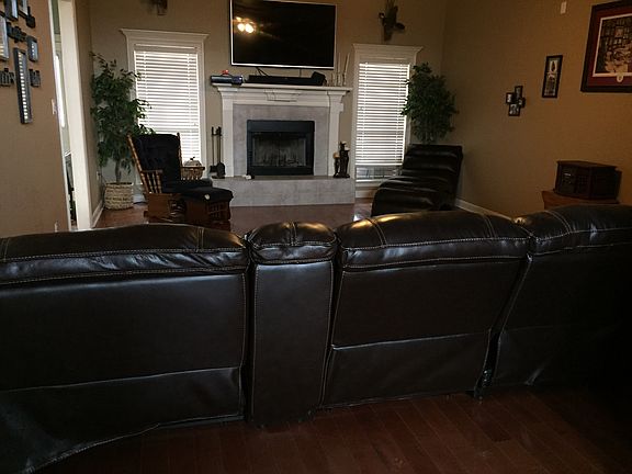4th image of 7 Oakwood Dr