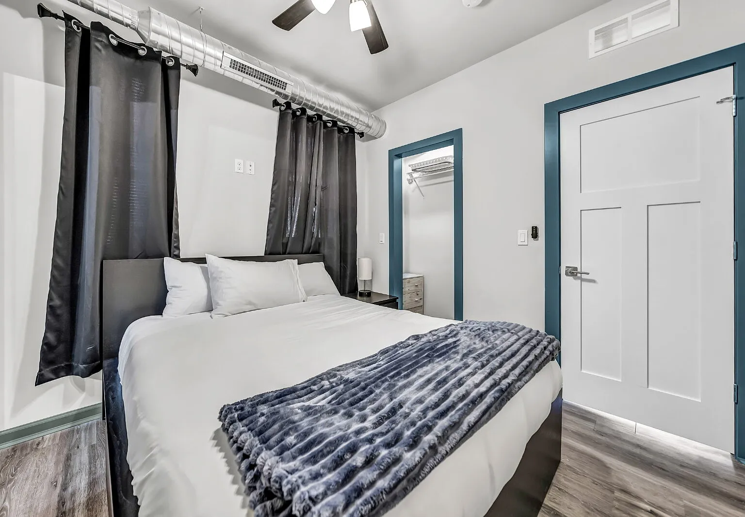 2 bed, 2.0 bath, 1000 sqft, $2,500 — Photo 1