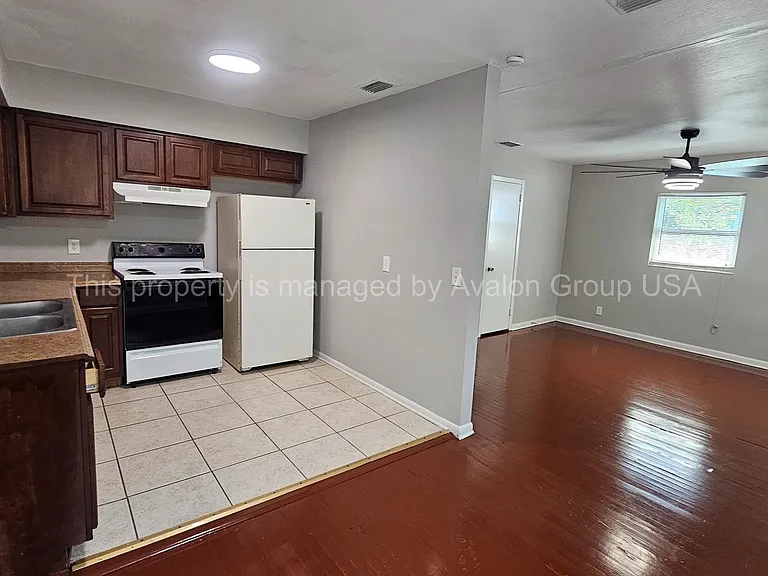 1497 W 29th St — Photo 4