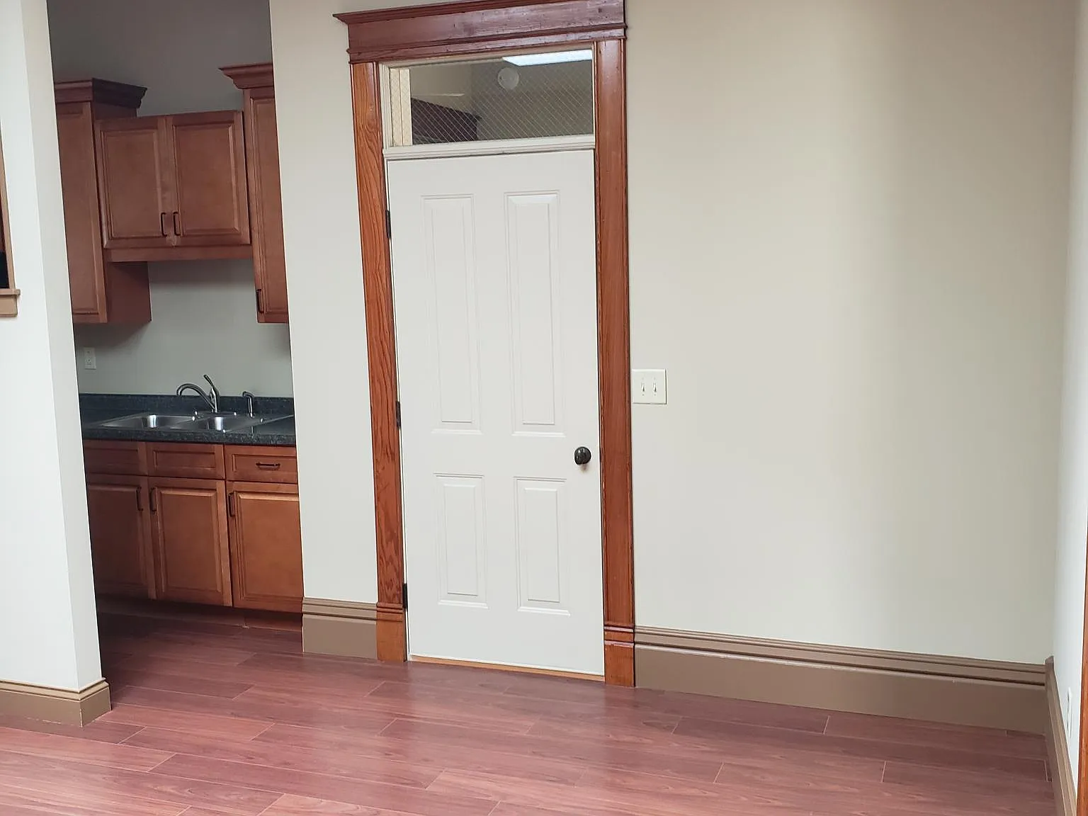 2 bed, 900 sqft, $775 — Photo 2
