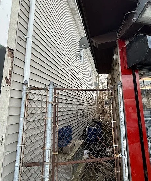 2255 Genesee St — Photo 8