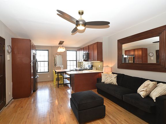 3rd image of 243 Saint James Pl APT 3
