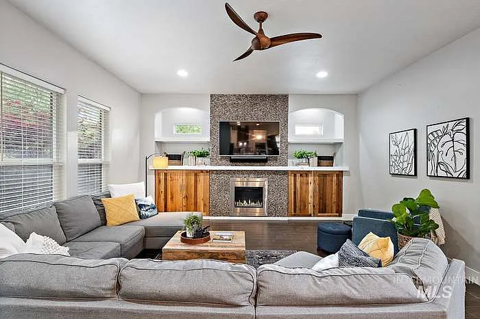 1267 E Spinnaker Ln — Photo 9