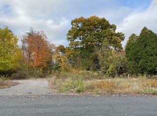 10 Peachtree Rd, East Longmeadow, MA 01028