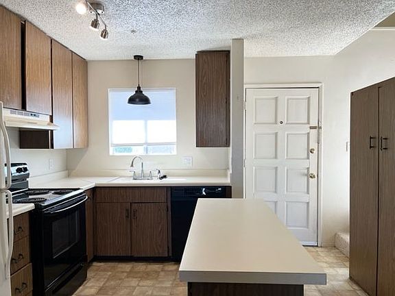 3rd image of 180 Valparaiso Ave #2
