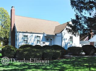 580 Plainview Rd, Plainview, NY 11803