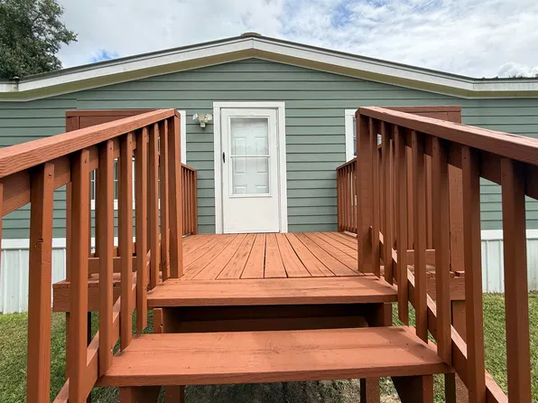 2548 Bassett Rd, Gretna, FL 32332