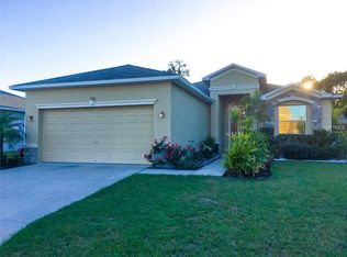 325 Majestic Gardens Dr, Winter Haven, FL 33880