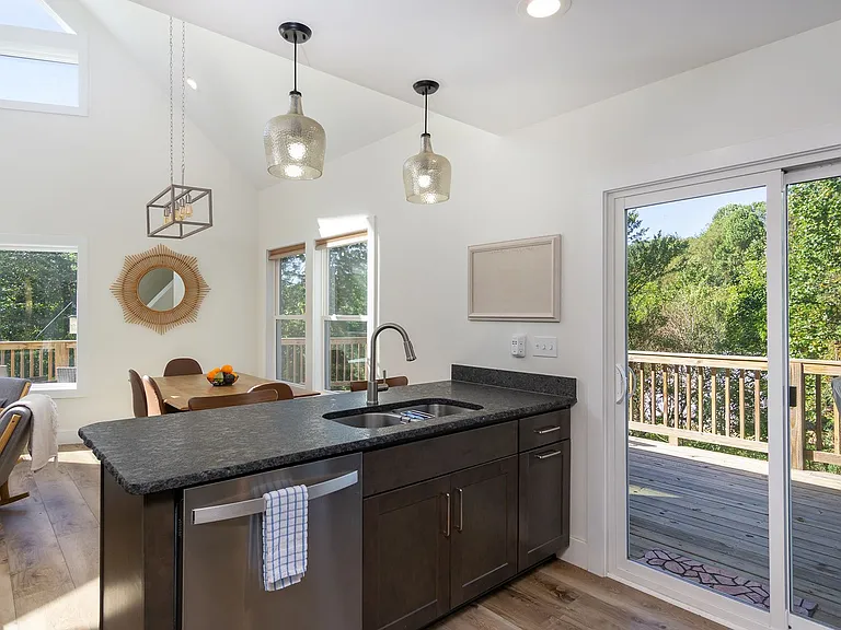27 M L Reagan Dr — Photo 10