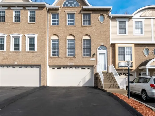 3008 Estate Dr, Oakdale, PA 15071