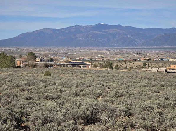 19 Vista Linda Rd, Ranchos De Taos, NM 87557