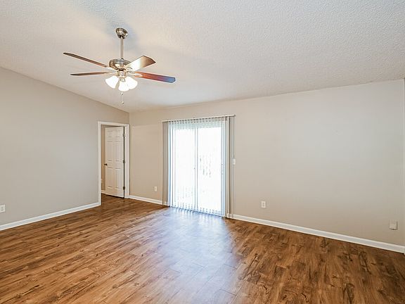 5th image of 1603 Twin Oak Ln