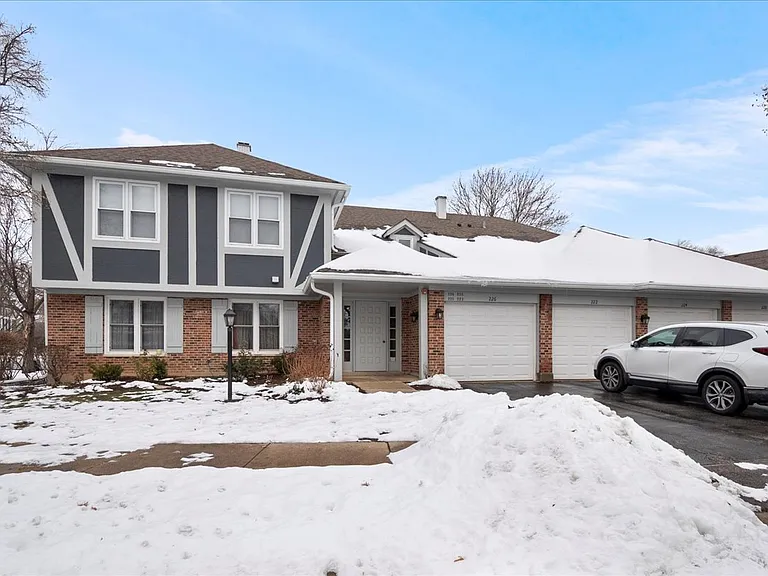 226 Coventry Cir — Photo 1