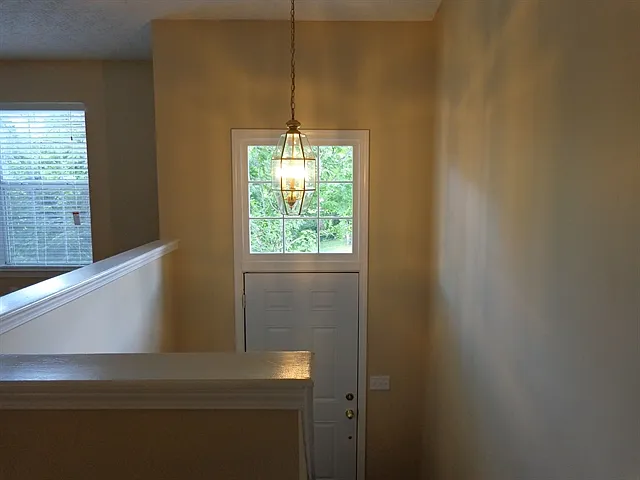 3 bed, 2.0 bath, 1788 sqft, $2,280 — Photo 4