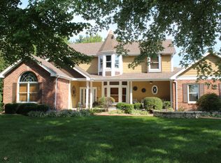 1 Lynn Meadow Ct, Saint Charles, MO 63303