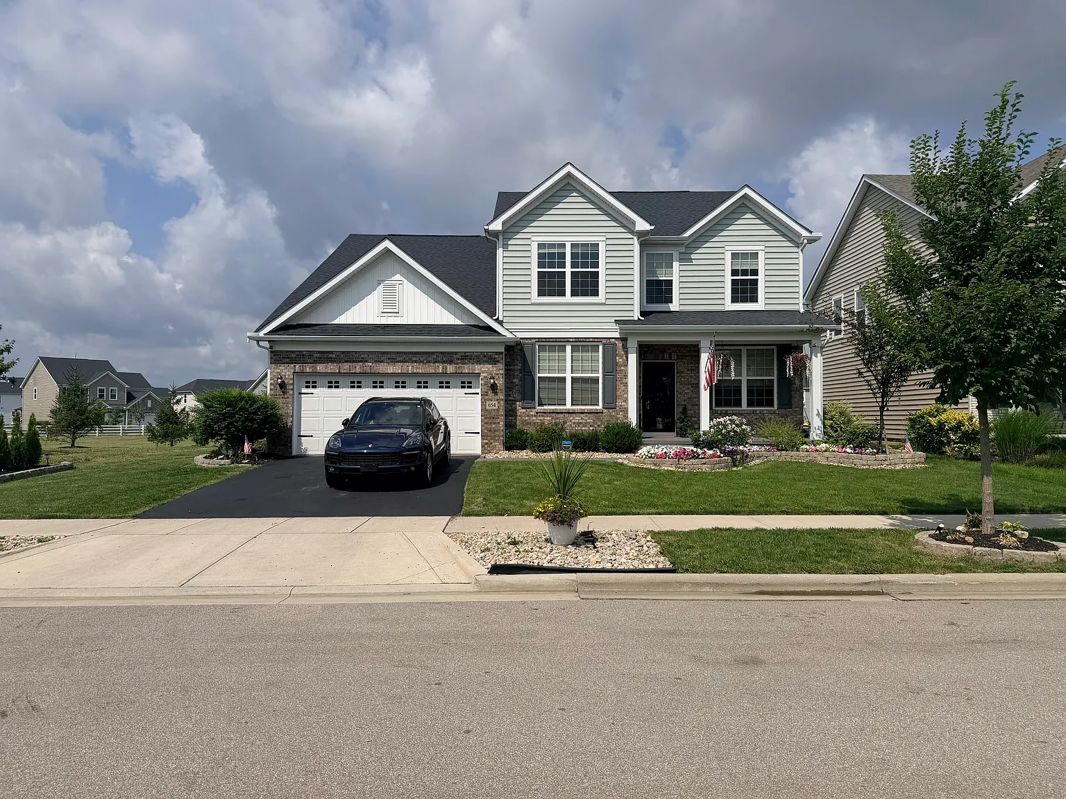 4 bed, 2.5 bath, 3156 sqft, $3,900 — Photo 1