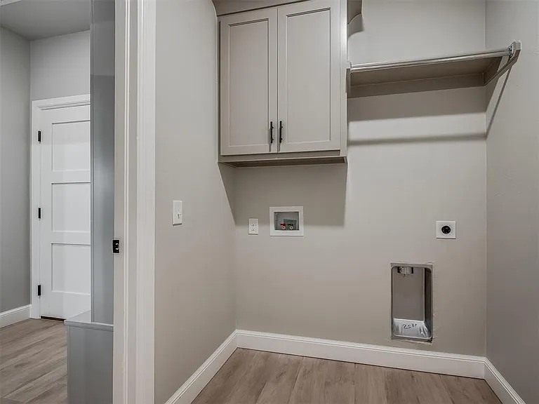924 Kyle Dr — Photo 32