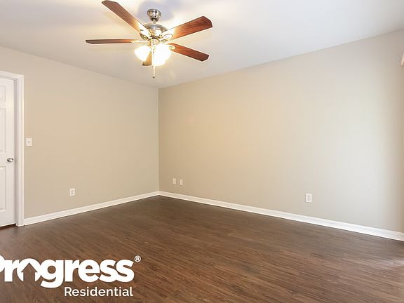5th image of 3031 SW 15th Ave