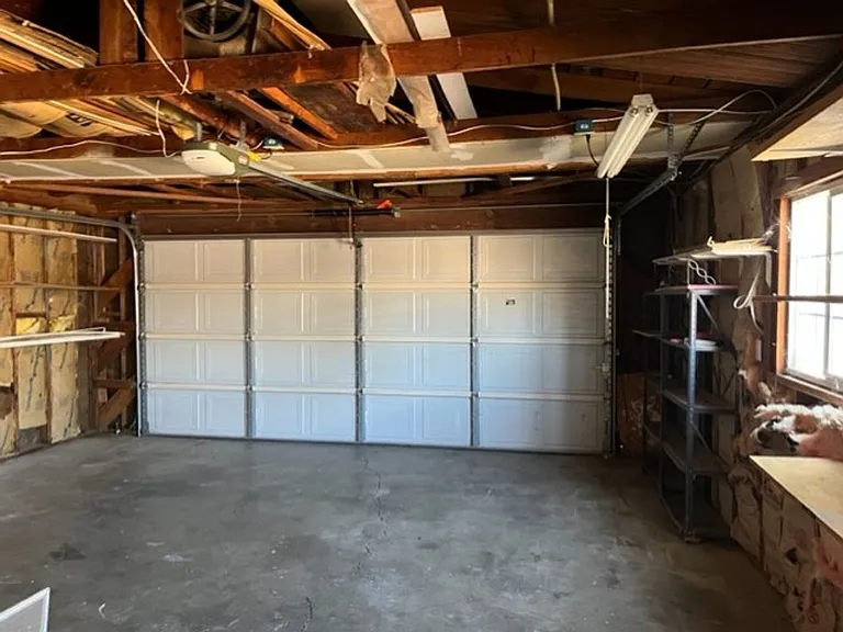 902 Oakwood St — Photo 15