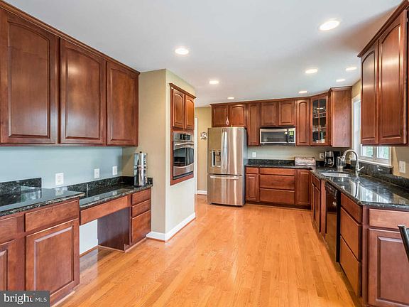 4th image of 2023 Delaware Dr