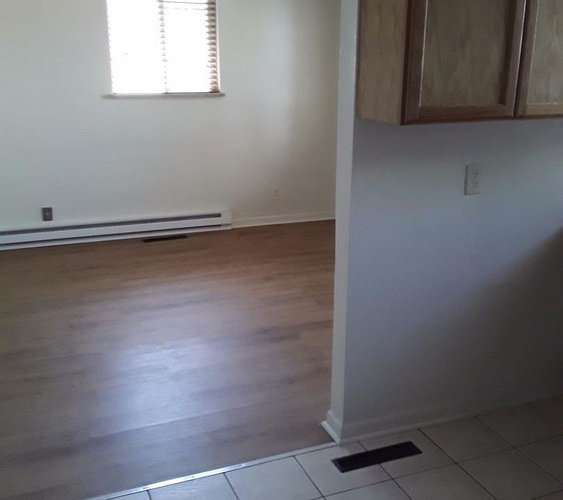 2nd image of 3968 Utica St