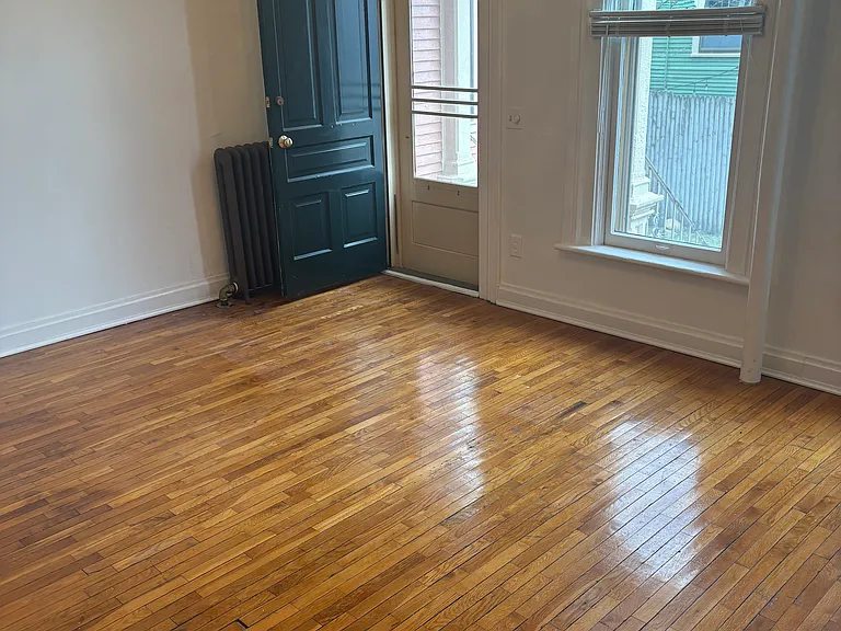 215 Lafayette Ave NE #4 — Photo 9