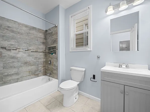 83 Hobart Avenue image 9 of 12