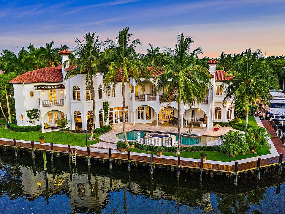 1st image of 825 Harbour Isle Place