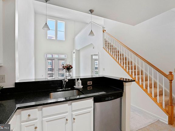 5th image of 2655 Prosperity Ave APT 431